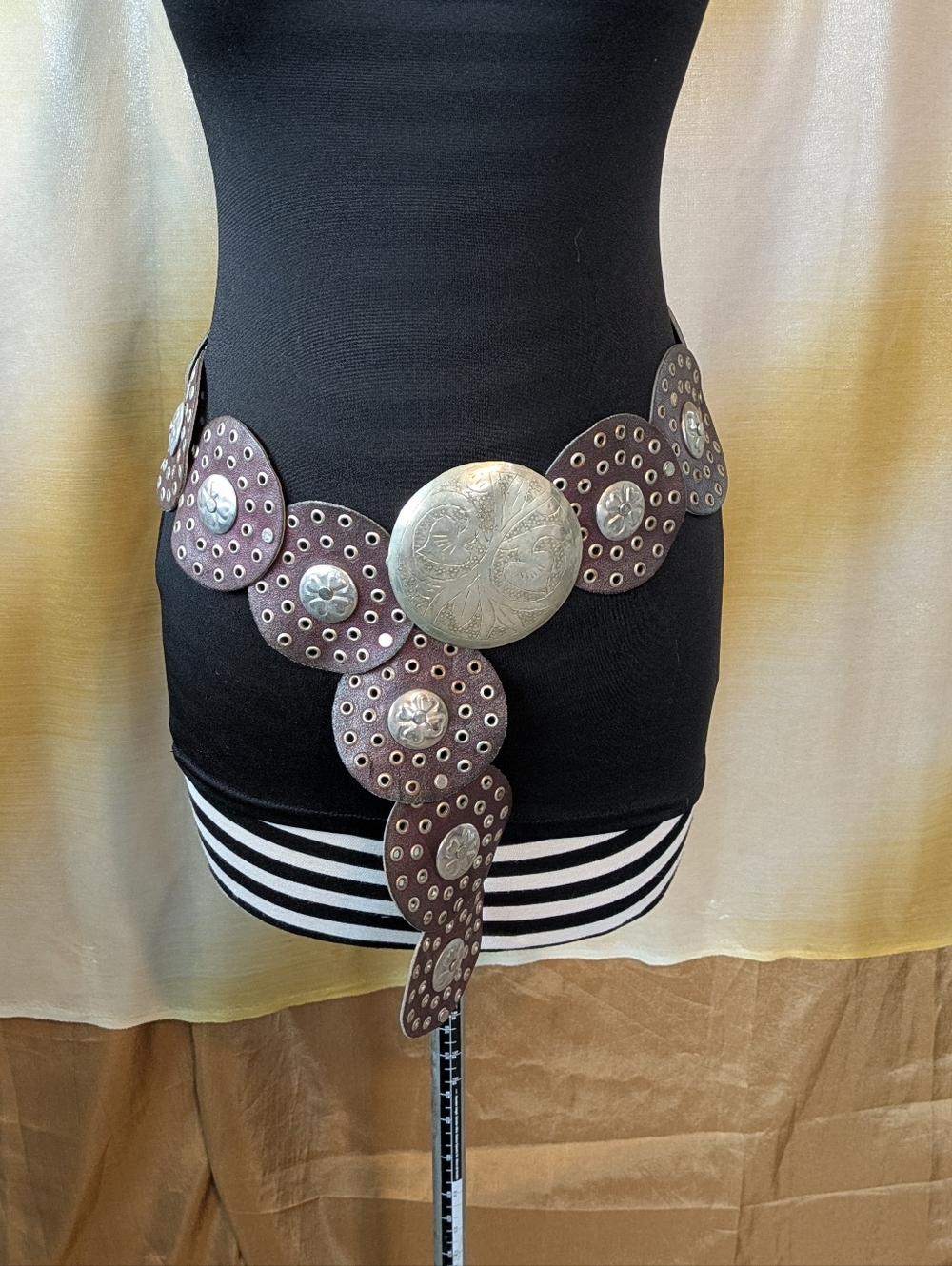 Faux Leather Circle Belt Adjustable - Picture 2 of 8